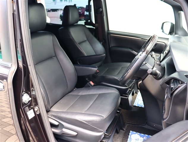 トヨタ エスクァイア ２．０ ＧＩ ブラック テーラード H29年 (関東) 99