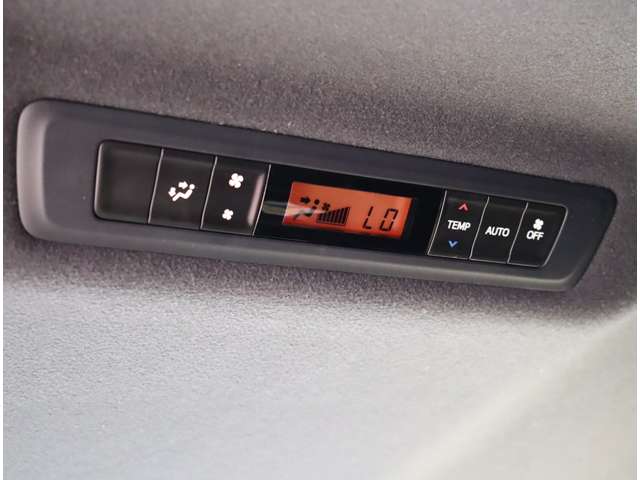 トヨタ エスクァイア ２．０ ＧＩ ブラック テーラード H29年 (関東) 99