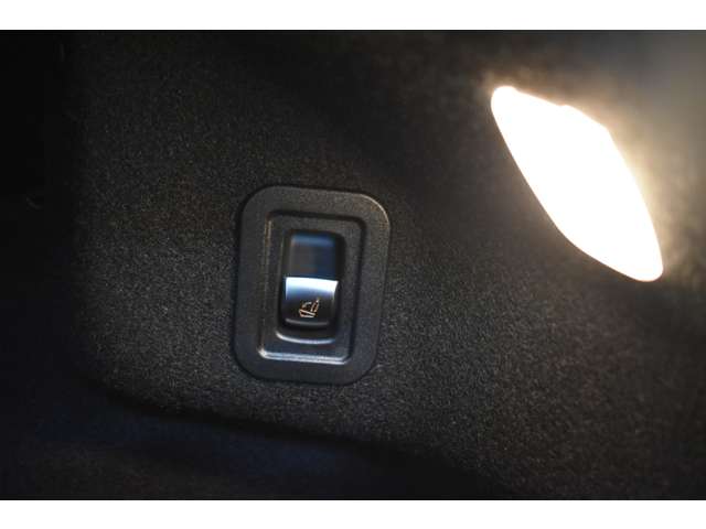 メルセデスベンツ Ｃクラスカブリオレ Ｃ１８０ スポーツ レザーエクスクルーシブパッケージ R1年 (関東) 99