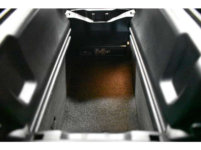 メルセデスベンツ Ｃクラスカブリオレ Ｃ１８０ スポーツ レザーエクスクルーシブパッケージ R1年 (関東) 99