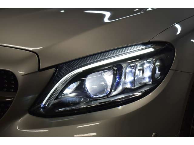 メルセデスベンツ Ｃクラスカブリオレ Ｃ１８０ スポーツ レザーエクスクルーシブパッケージ R1年 (関東) 99