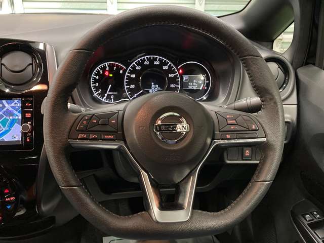 日産 ノート １．２ メダリスト Ｘ ＦＯＵＲ ブラックアロー ４ＷＤ H30年 (北海道) 99