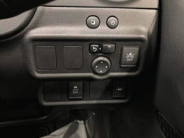 日産 ノート １．２ メダリスト Ｘ ＦＯＵＲ ブラックアロー ４ＷＤ H30年 (北海道) 99