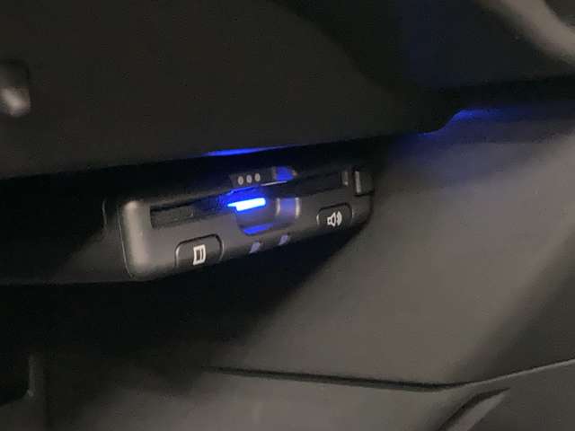 日産 ノート １．２ メダリスト Ｘ ＦＯＵＲ ブラックアロー ４ＷＤ H30年 (北海道) 99