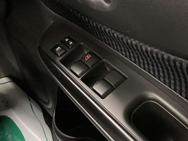 日産 ノート １．２ メダリスト Ｘ ＦＯＵＲ ブラックアロー ４ＷＤ H30年 (北海道) 99