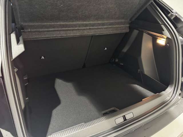 プジョー ｅ−２００８ ＧＴ R5年 (中国) 99