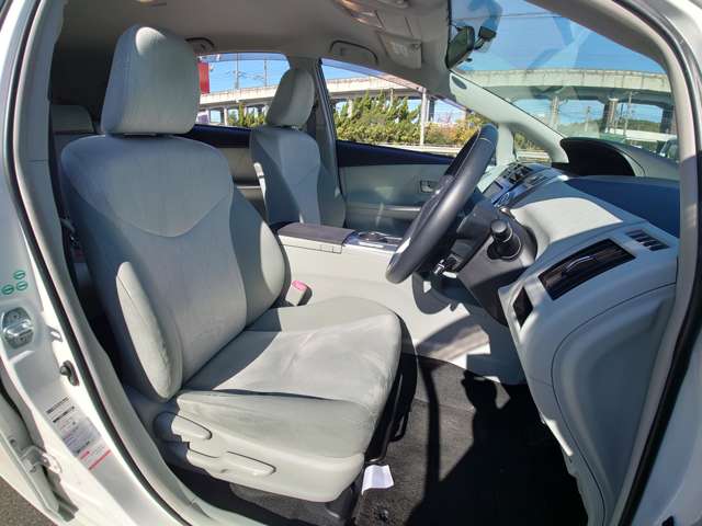 トヨタ プリウスΑ １．８ Ｇ H24年 (中国) 99