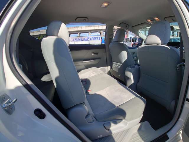 トヨタ プリウスΑ １．８ Ｇ H24年 (中国) 99