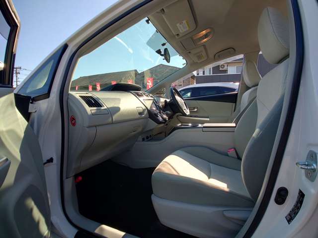 トヨタ プリウスΑ １．８ Ｇ H24年 (中国) 99