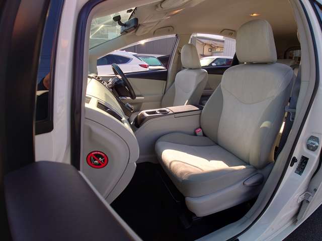 トヨタ プリウスΑ １．８ Ｇ H24年 (中国) 99