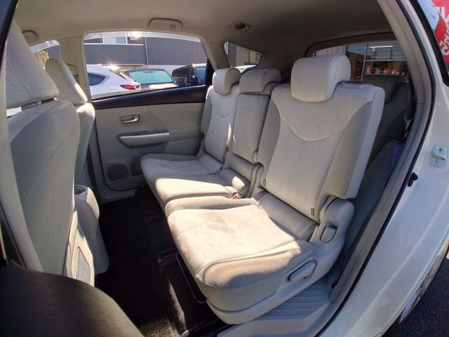 トヨタ プリウスΑ １．８ Ｇ H24年 (中国) 99