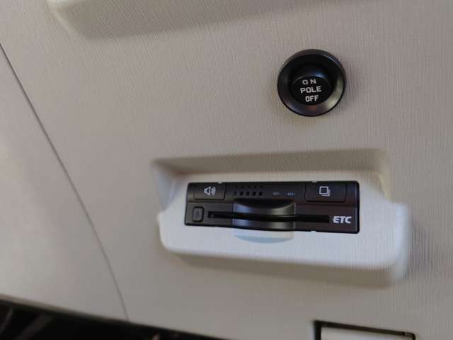 トヨタ プリウスΑ １．８ Ｇ H24年 (中国) 99