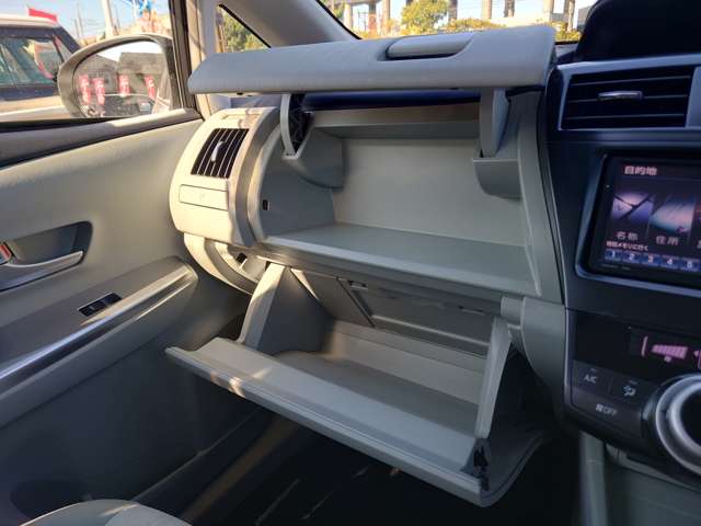 トヨタ プリウスΑ １．８ Ｇ H24年 (中国) 99