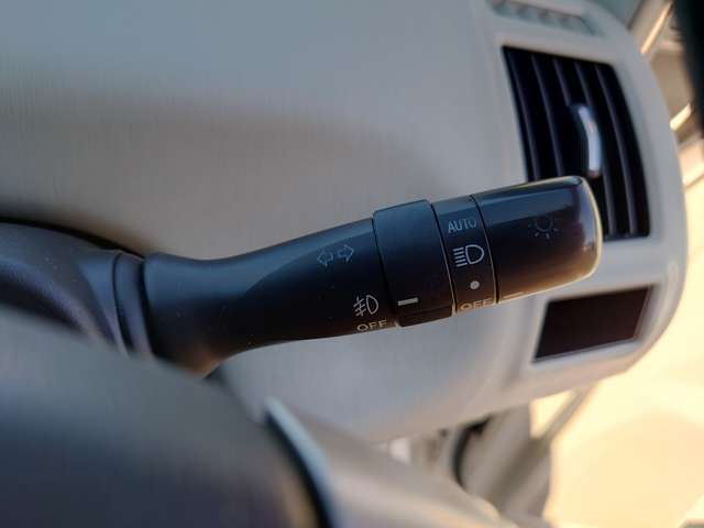 トヨタ プリウスΑ １．８ Ｇ H24年 (中国) 99