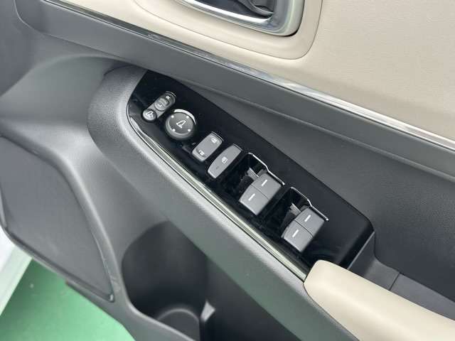 ホンダ ヴェゼル １．５ Ｅ：ＨＥＶ Ｚ R5年 (東海) 99