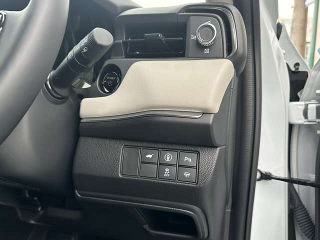 ホンダ ヴェゼル １．５ Ｅ：ＨＥＶ Ｚ R5年 (東海) 99