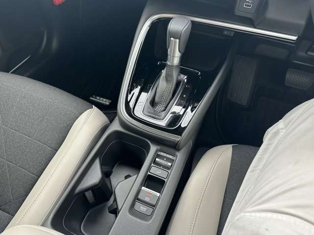 ホンダ ヴェゼル １．５ Ｅ：ＨＥＶ Ｚ R5年 (東海) 99