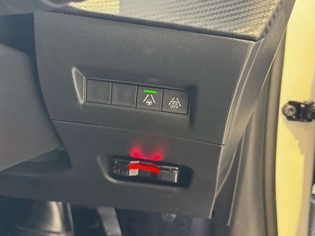 プジョー ｅ−２０８ ＧＴ R5年 (中国) 99