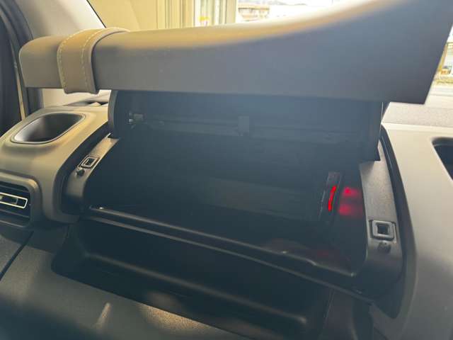 シトロエン ベルランゴ シャイン ディーゼルターボ R3年 (中国) 99