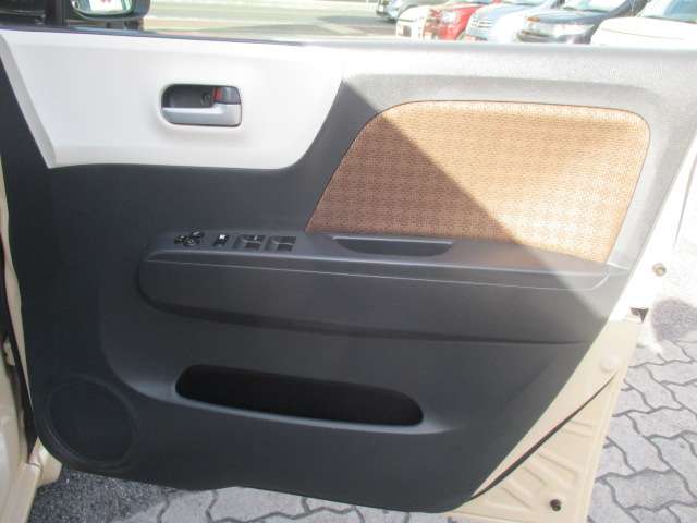 日産 モコ ６６０ Ｘ H24年 (中国) 99