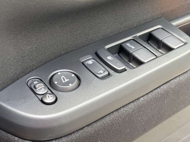 ホンダ Ｎ　ＢＯＸ カスタム ６６０ ターボ R6年 (近畿) 99