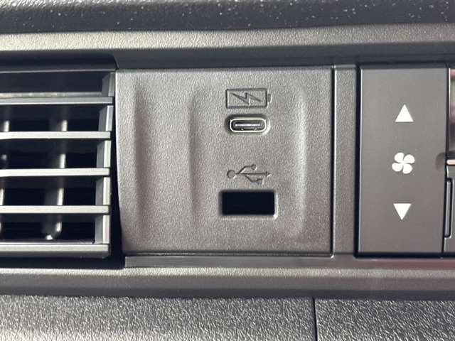 ホンダ Ｎ　ＢＯＸ カスタム ６６０ ターボ R6年 (近畿) 99