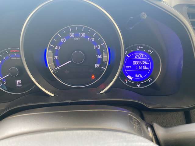 ホンダ フィット １．３ １３Ｇ Ｆパッケージ H25年 (九州・沖縄) 99