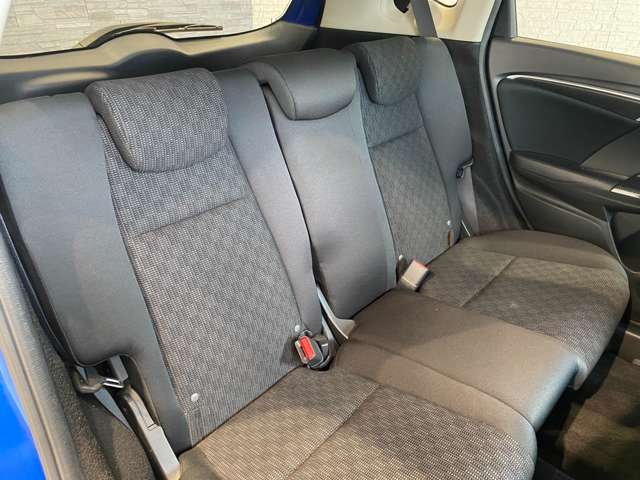 ホンダ フィット １．３ １３Ｇ Ｆパッケージ H25年 (九州・沖縄) 99