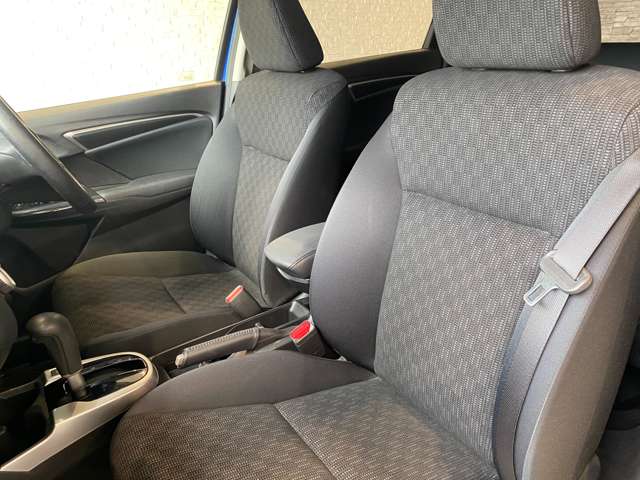 ホンダ フィット １．３ １３Ｇ Ｆパッケージ H25年 (九州・沖縄) 99