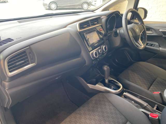 ホンダ フィット １．３ １３Ｇ Ｆパッケージ H25年 (九州・沖縄) 99