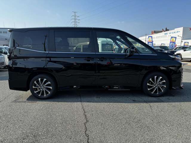 トヨタ ヴォクシー １．８ ハイブリッド Ｓ－Ｚ R7年 (九州・沖縄) 99