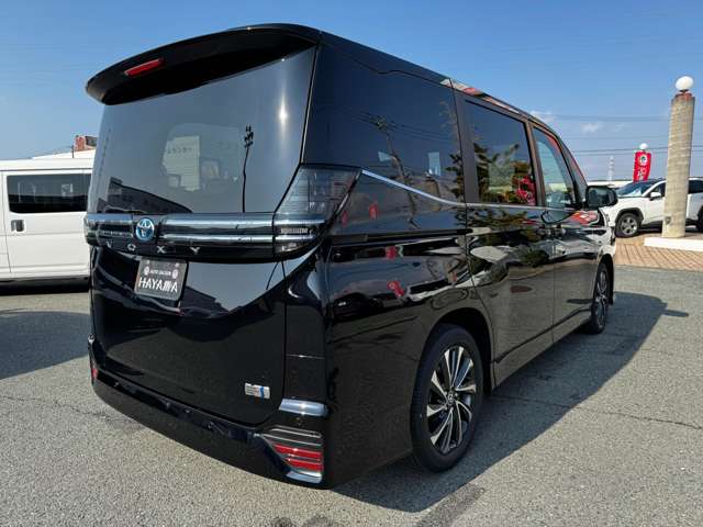 トヨタ ヴォクシー １．８ ハイブリッド Ｓ－Ｚ R7年 (九州・沖縄) 99