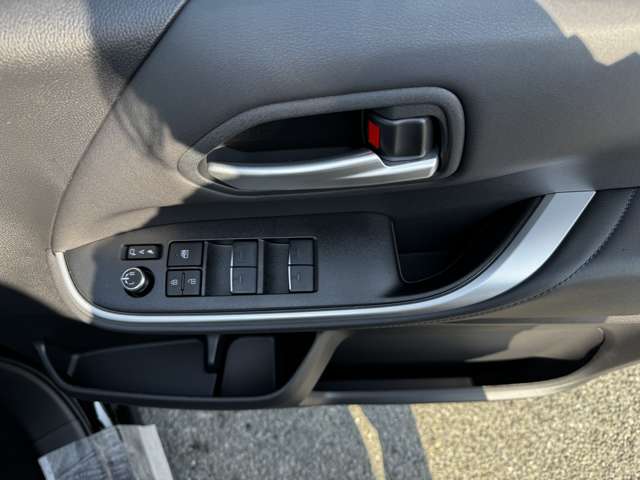 トヨタ ヴォクシー １．８ ハイブリッド Ｓ－Ｚ R7年 (九州・沖縄) 99