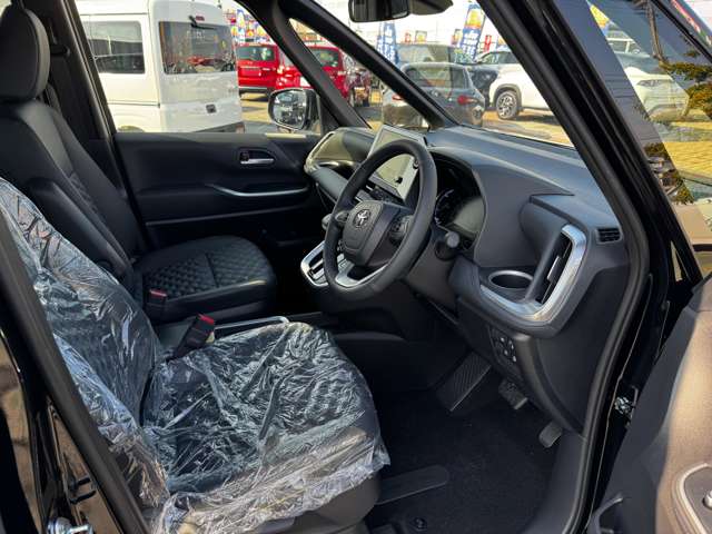 トヨタ ヴォクシー １．８ ハイブリッド Ｓ－Ｚ R7年 (九州・沖縄) 99