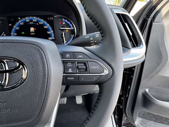 トヨタ ヴォクシー １．８ ハイブリッド Ｓ－Ｚ R7年 (九州・沖縄) 99