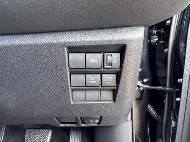 トヨタ ヴォクシー １．８ ハイブリッド Ｓ－Ｚ R7年 (九州・沖縄) 99