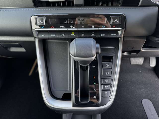 トヨタ ヴォクシー １．８ ハイブリッド Ｓ－Ｚ R7年 (九州・沖縄) 99