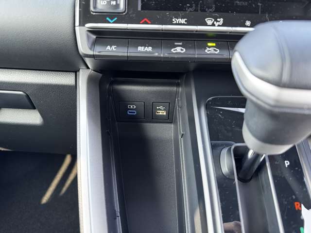 トヨタ ヴォクシー １．８ ハイブリッド Ｓ－Ｚ R7年 (九州・沖縄) 99