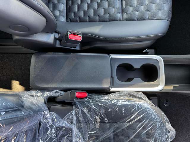 トヨタ ヴォクシー １．８ ハイブリッド Ｓ－Ｚ R7年 (九州・沖縄) 99