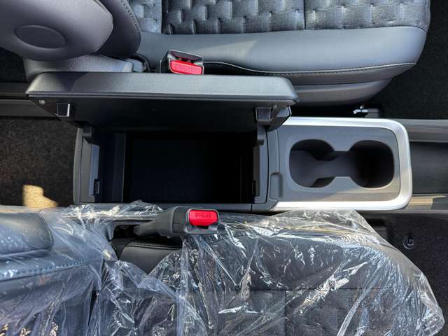 トヨタ ヴォクシー １．８ ハイブリッド Ｓ－Ｚ R7年 (九州・沖縄) 99