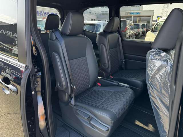 トヨタ ヴォクシー １．８ ハイブリッド Ｓ－Ｚ R7年 (九州・沖縄) 99