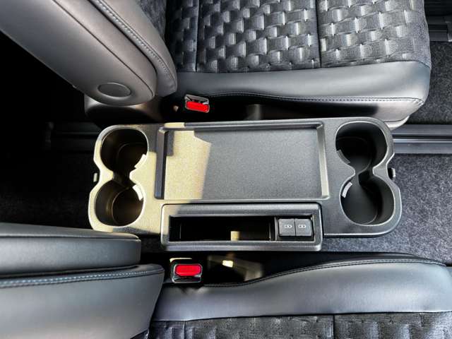 トヨタ ヴォクシー １．８ ハイブリッド Ｓ－Ｚ R7年 (九州・沖縄) 99