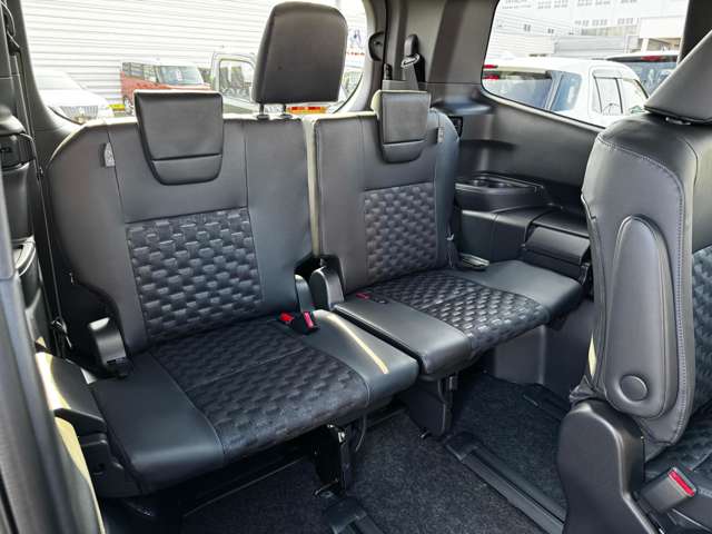 トヨタ ヴォクシー １．８ ハイブリッド Ｓ－Ｚ R7年 (九州・沖縄) 99