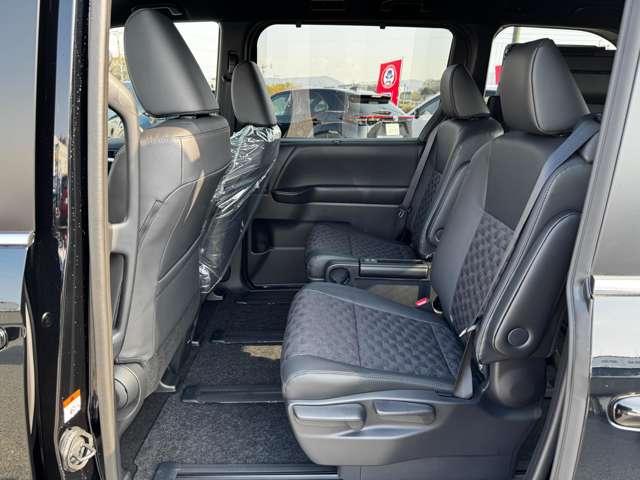 トヨタ ヴォクシー １．８ ハイブリッド Ｓ－Ｚ R7年 (九州・沖縄) 99