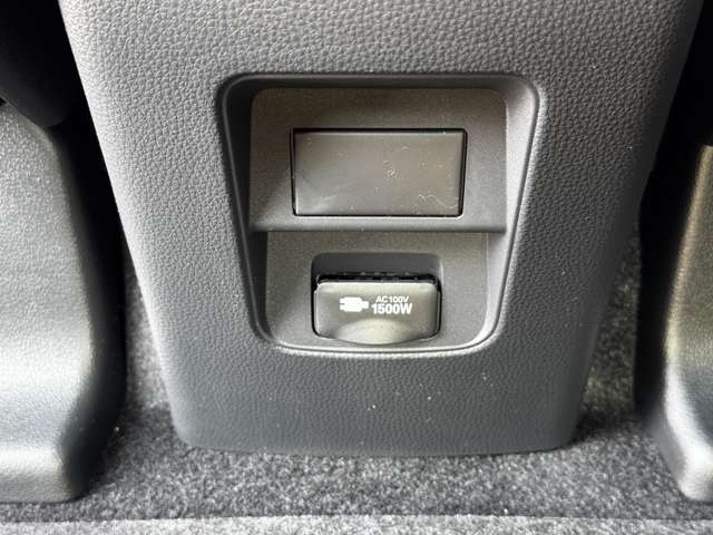 トヨタ ヴォクシー １．８ ハイブリッド Ｓ－Ｚ R7年 (九州・沖縄) 99