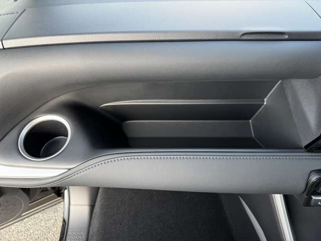 トヨタ ヴォクシー １．８ ハイブリッド Ｓ－Ｚ R7年 (九州・沖縄) 99