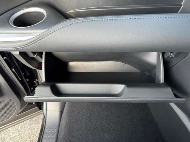 トヨタ ヴォクシー １．８ ハイブリッド Ｓ－Ｚ R7年 (九州・沖縄) 99