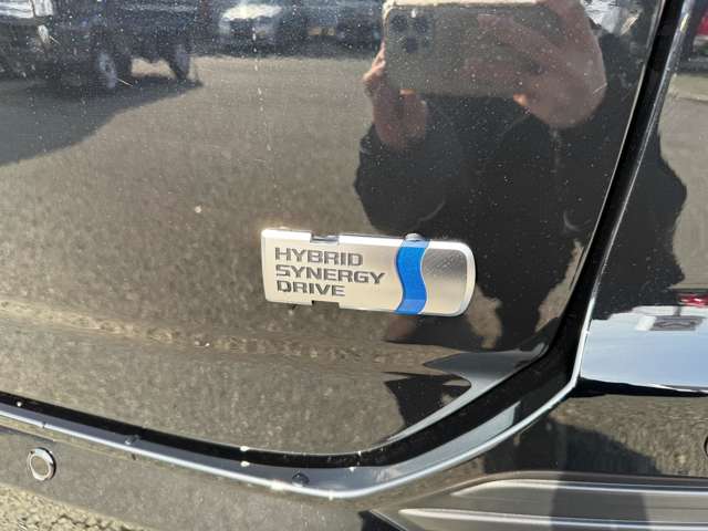 トヨタ ヴォクシー １．８ ハイブリッド Ｓ－Ｚ R7年 (九州・沖縄) 99