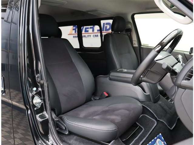 トヨタ ハイエースバン ２．０ スーパーＧＬ ダークプライム ロングボディ H29年 (関東) 99