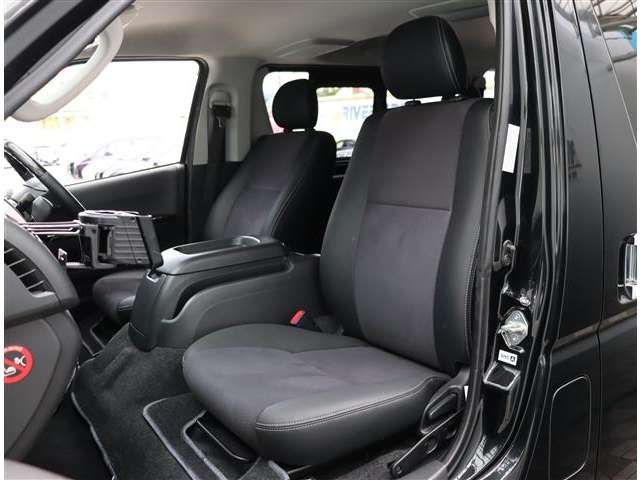 トヨタ ハイエースバン ２．０ スーパーＧＬ ダークプライム ロングボディ H29年 (関東) 99